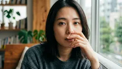 今すぐ直すべき!印象を台無しにする9つのボディランゲージの癖